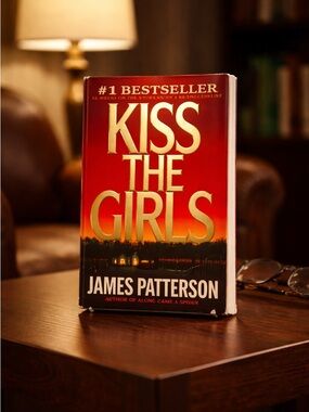 GUC James Patterson Kiss The Girls Soft Paper Back Book